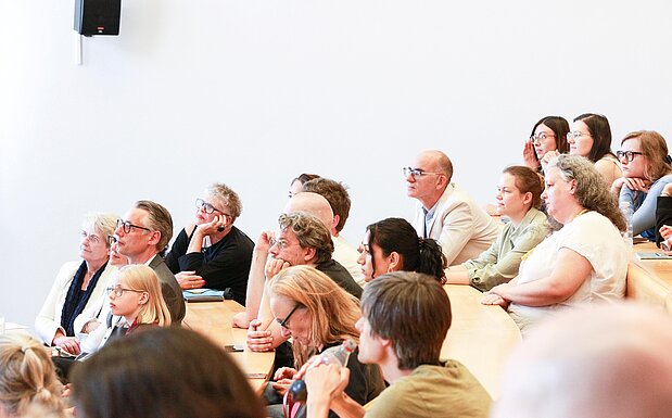 Ditact women’s IT studies 2025 - Die Teilnehmer:innen konnten aus über 100 Kursen Workshops und Vorträgen wählen – von der Programmierung über KI bis hin zu Making und Digitaler Gesellschaft.